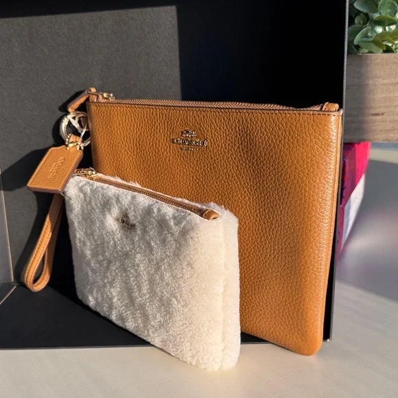 NEW COACH Shearling Key Pouch & Saddle Leather Purse Wristlet Pouch - Picture 11 of 12